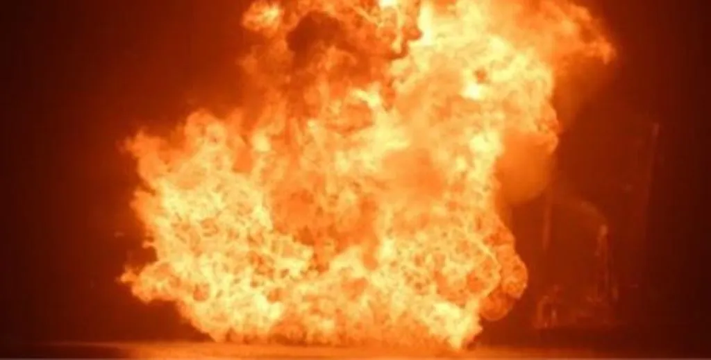 हैदराबाद में आवासीय परिसर में आग लगने से तीन लोगों की मौत